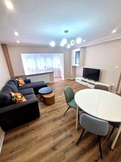 Apartament cu 2 camere decomandat, mobilat în Decebal