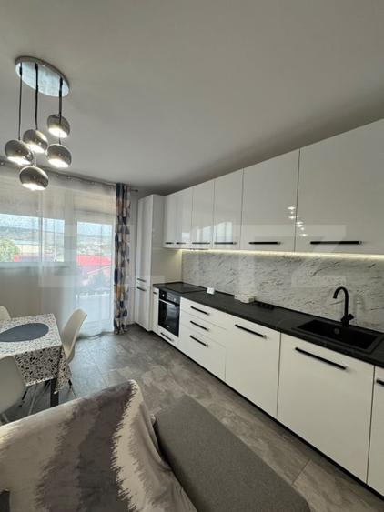 Apartament cu 2 camere semidecomandat, mobilat în Florești