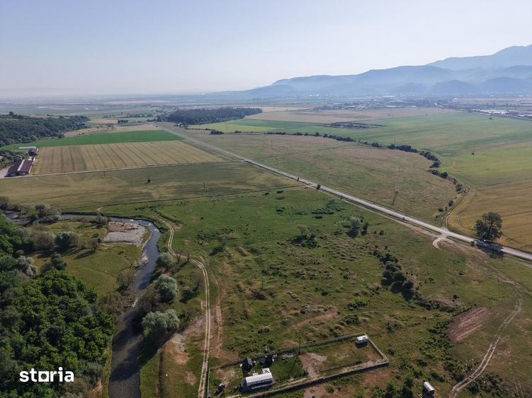 Teren de 13849 mp, în Central