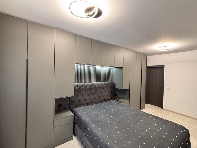 Apartament cu 3 camere decomandat în Drumul Taberei