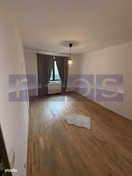 Apartament cu 4 camere în Crângași
