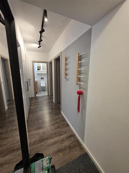 Apartament cu 3 camere semidecomandat, mobilat în Aviației