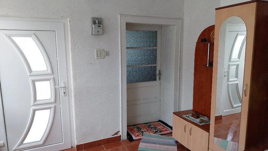 Casă cu 3 camere cu Teren 2200 Mp în Potău