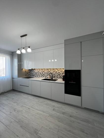 Apartament cu 3 camere decomandat în Giroc