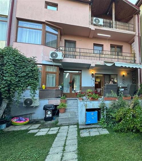 Duplex cu 4 camere cu Piscina în Titan