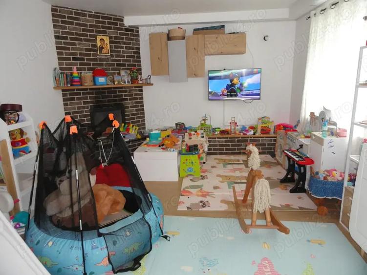 Casă cu 5 camere cu Teren 500 Mp în Central