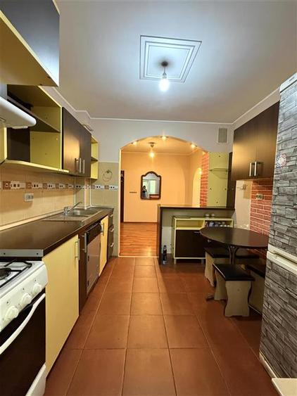 Apartament cu 2 camere decomandat în Metalurgie
