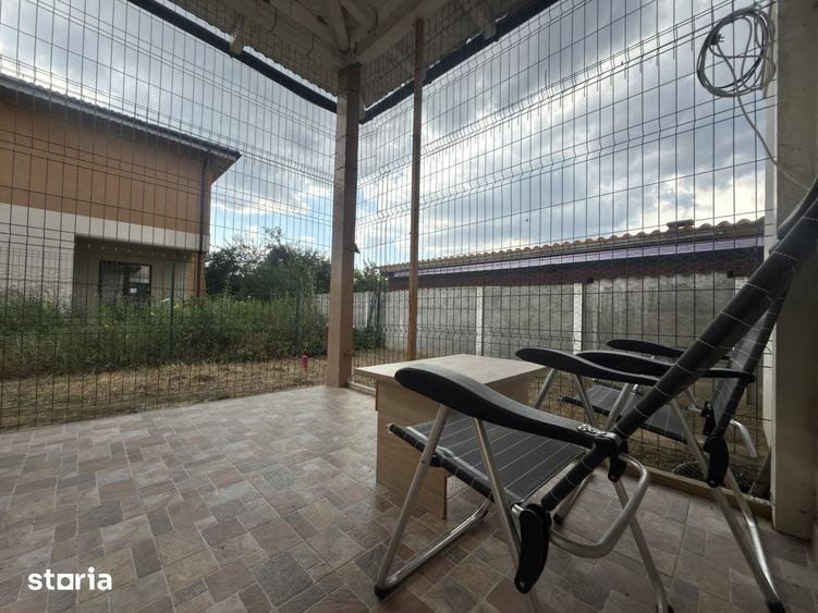 Casă cu 4 camere cu Teren 263 Mp în Sânmihaiu Român