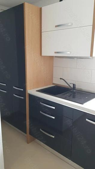 Apartament cu 4 camere decomandat în Central