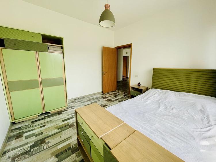 Apartament cu 3 camere decomandat, mobilat în Găvana