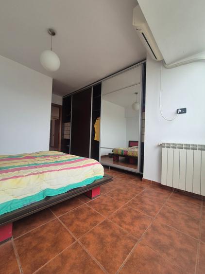 Apartament cu 3 camere decomandat, mobilat în Dacia