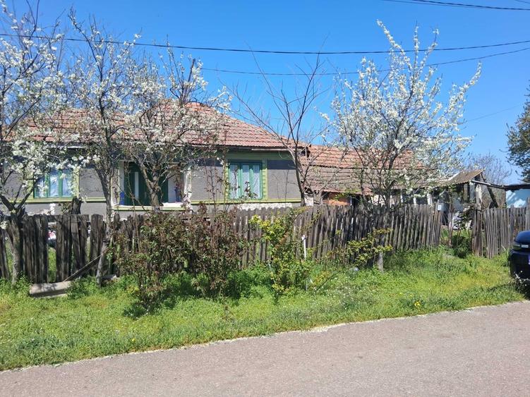 Casă cu 4 camere în Căldărușeanca