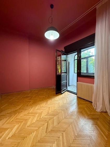 Apartament cu 4 camere semidecomandat în Primăverii
