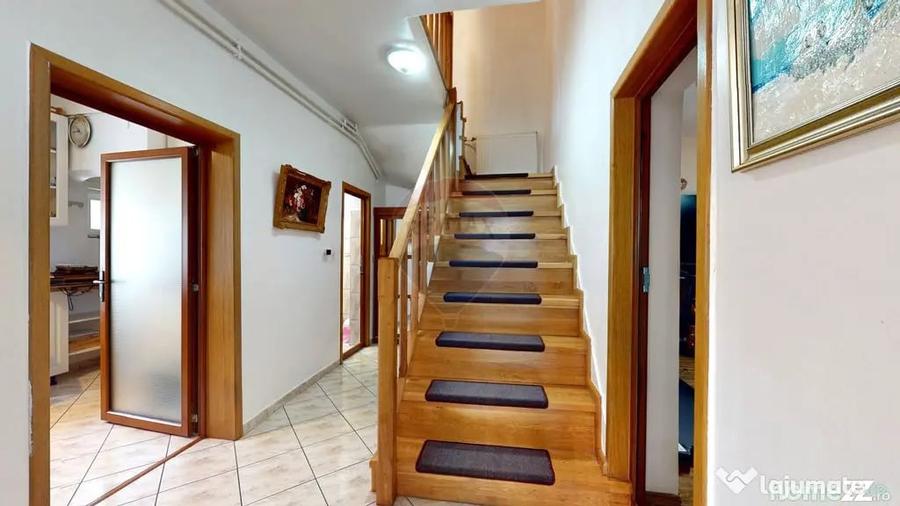 Casă cu 7 camere cu Teren 286 Mp în Platoul Izvor