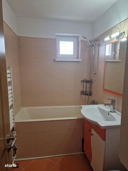 Apartament cu 2 camere semidecomandat, mobilat în Central