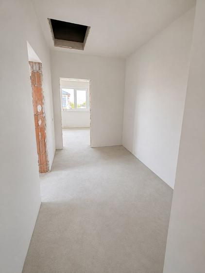 Duplex cu 4 camere cu Canalizare în Moșnița Nouă