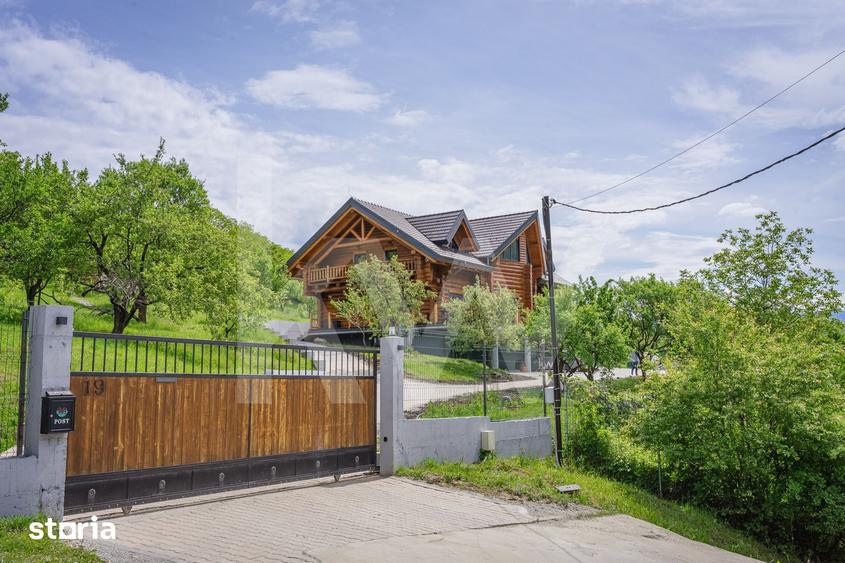 Casă cu 6 camere cu Teren 5683 Mp în Sadu