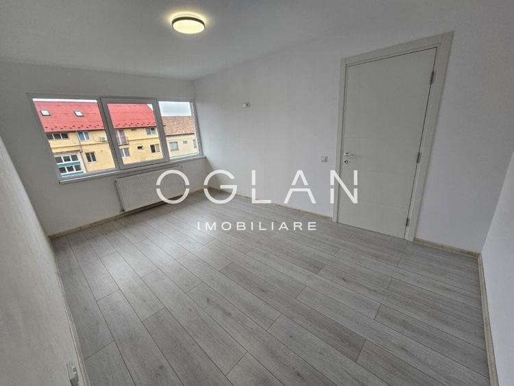 Apartament cu 4 camere decomandat în Mihai Viteazul