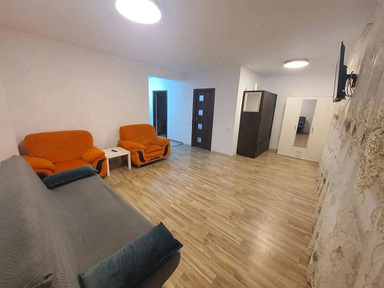 Apartament cu 2 camere decomandat în 1 Decembrie