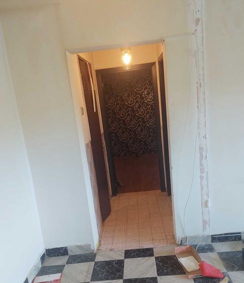 Apartament cu 2 camere semidecomandat în Colentina