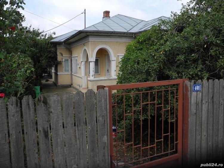 Casă cu 9 camere în Radovanu