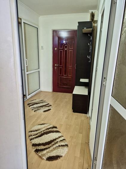 Inchiriez apartament 2 camere in Husi - 1