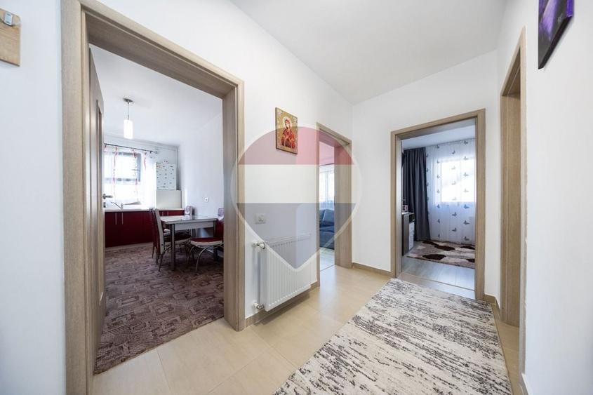 Apartament cu 2 camere decomandat, mobilat în Central