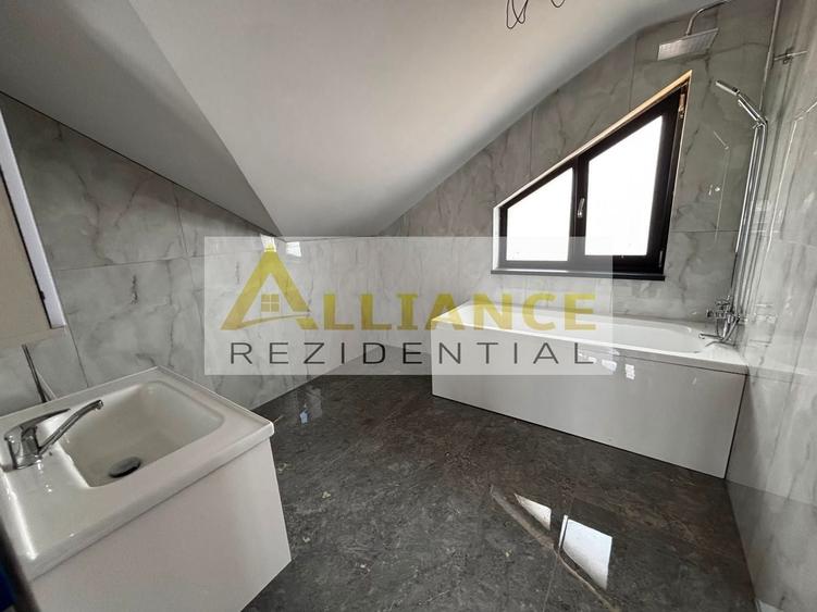 Casă individuală cu 4 camere cu Canalizare în Berceni