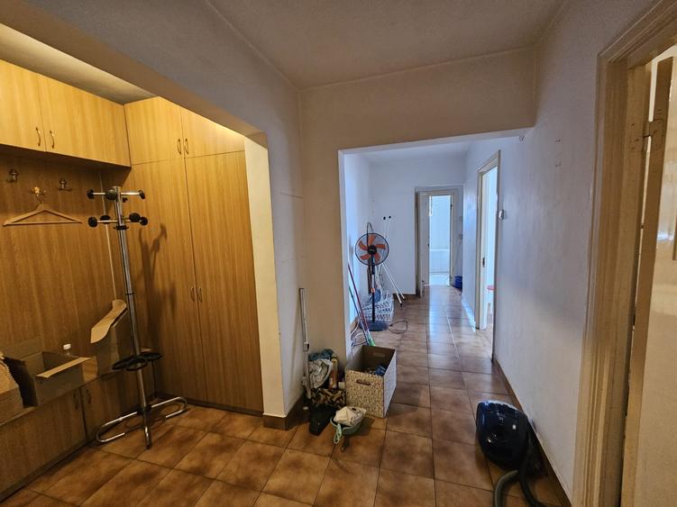 Apartament cu 3 camere decomandat în ICIL