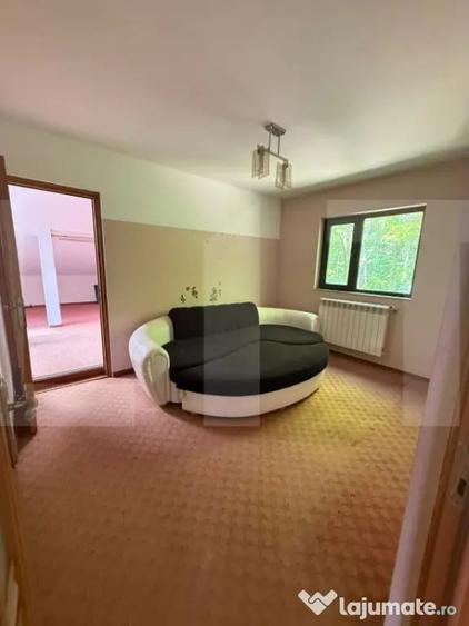 Casă cu 5 camere cu Teren 2248 Mp în Curtești
