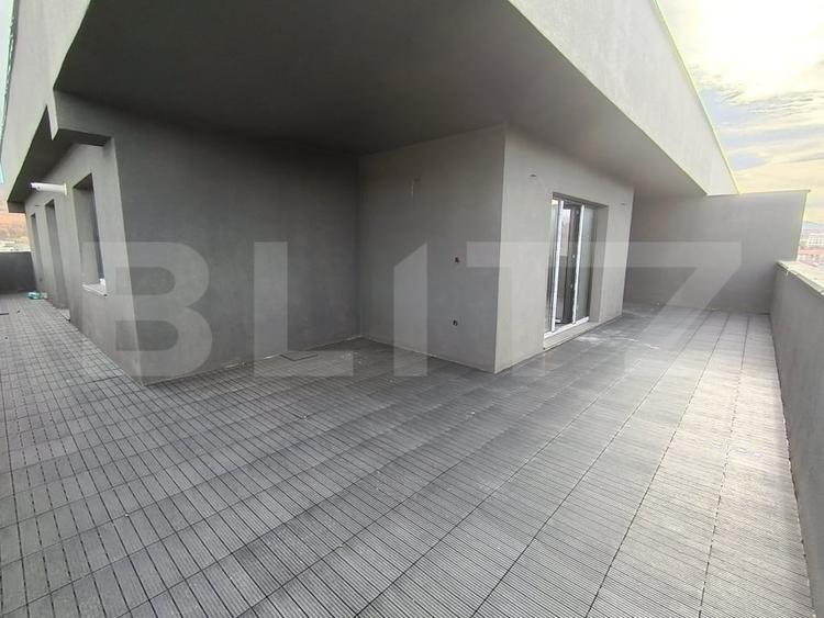 Apartament cu 3 camere decomandat în Exterior Sud