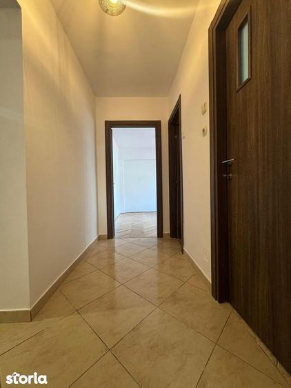Apartament cu 3 camere semidecomandat în Dorobanți