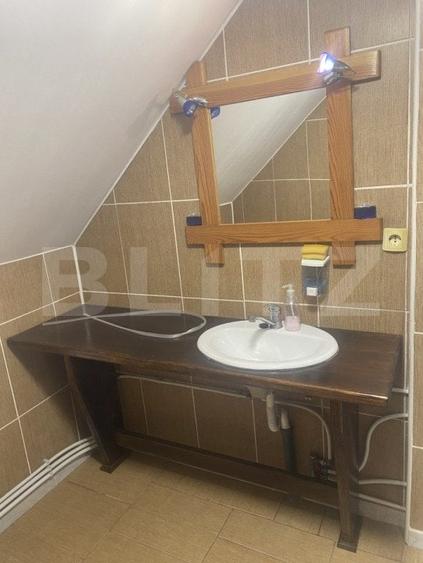 Casă individuală cu 8 camere cu Canalizare în Gura Humorului