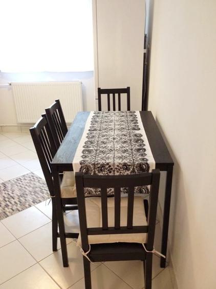 Apartament cu 3 camere semidecomandat în Tineretului