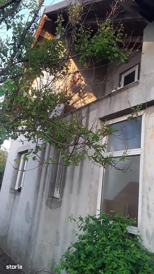 Casă cu 3 camere cu Teren 500 Mp în Central