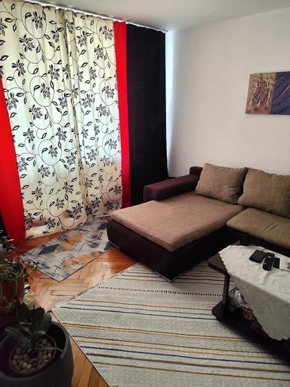 Apartament cu 3 camere decomandat în 9 Mai