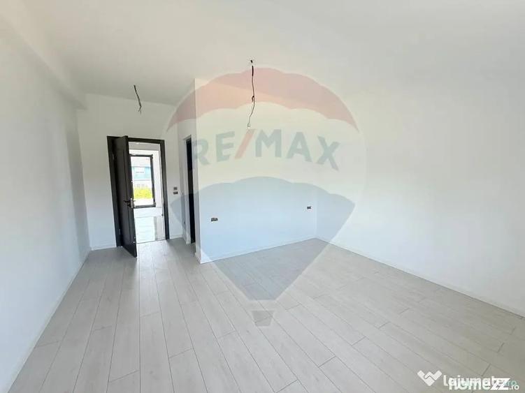 Casă cu 5 camere cu Teren 300 Mp în Cornetu