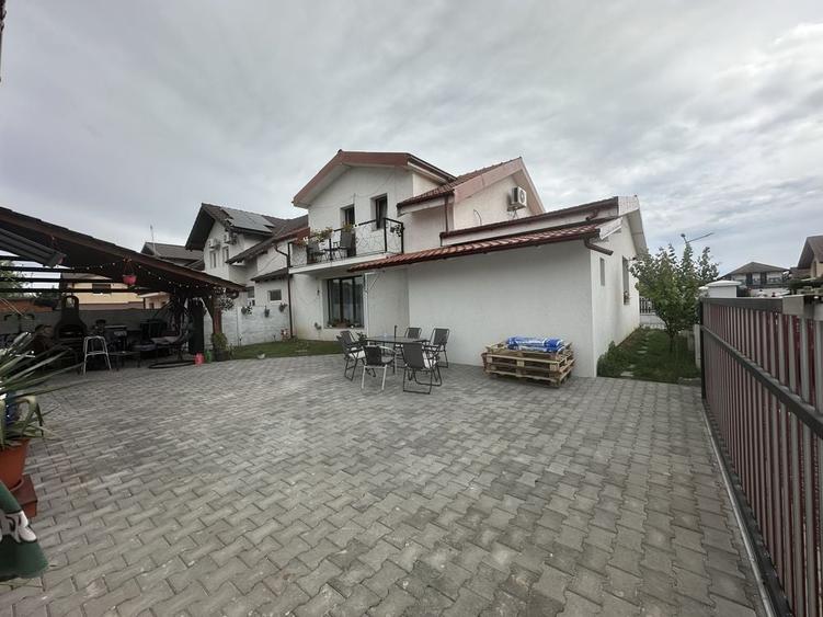 Casă cu 4 camere în Vladimirescu