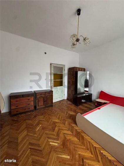 Casă cu 3 camere cu Teren 1900 Mp în Borș
