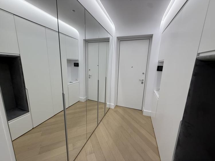 Apartament cu 3 camere decomandat, mobilat în Iancu Nicolae