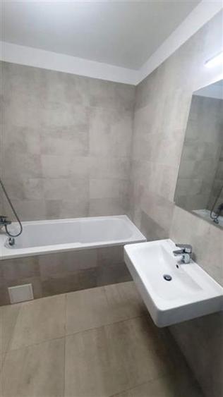 Apartament cu 2 camere decomandat, mobilat în Tractorul