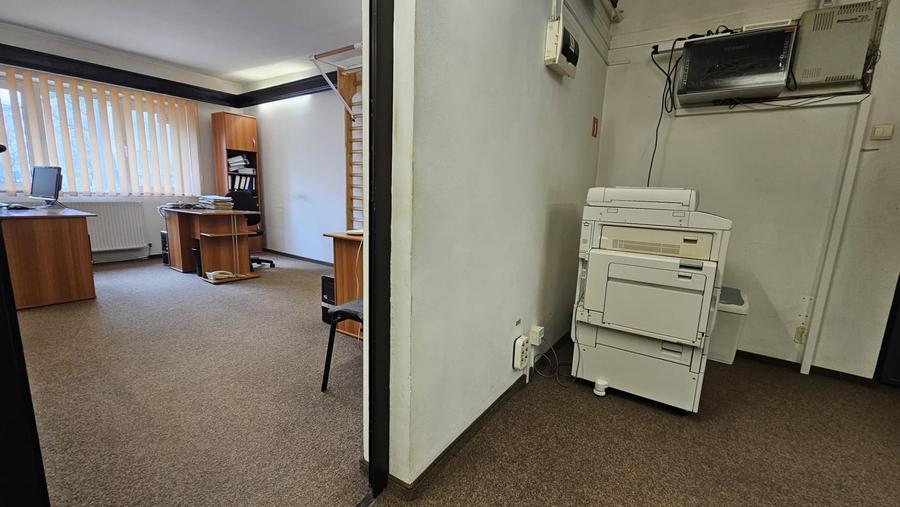Apartament cu 4 camere semidecomandat în Moara de foc