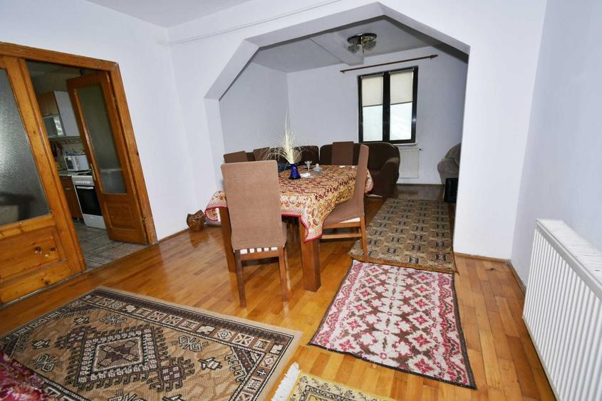 Casă cu 4 camere cu Teren 800 Mp în Leamna de Jos