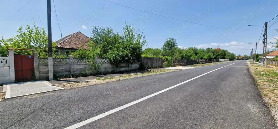 Casă cu 3 camere cu Teren 1853 Mp în Devesel