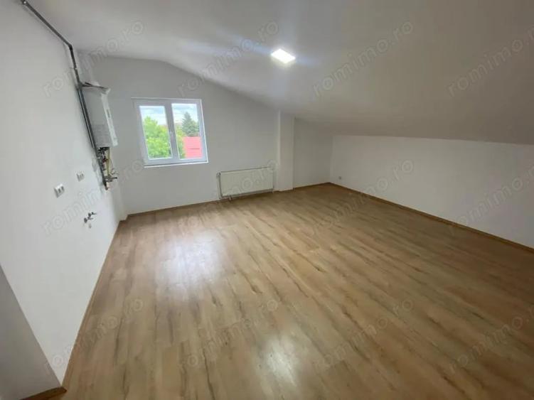 Apartament cu 3 camere semidecomandat în Dâmbovița