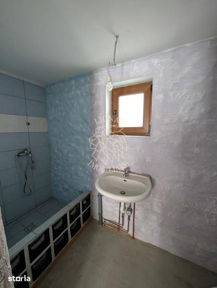 Casă cu 1 camere decomandat cu Teren 1500 Mp în Sighișoara