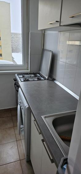 Apartament cu 2 camere semidecomandat în Colentina