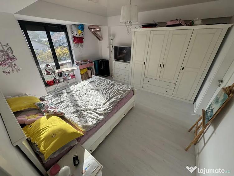 Apartament cu 3 camere semidecomandat, mobilat în Inel I
