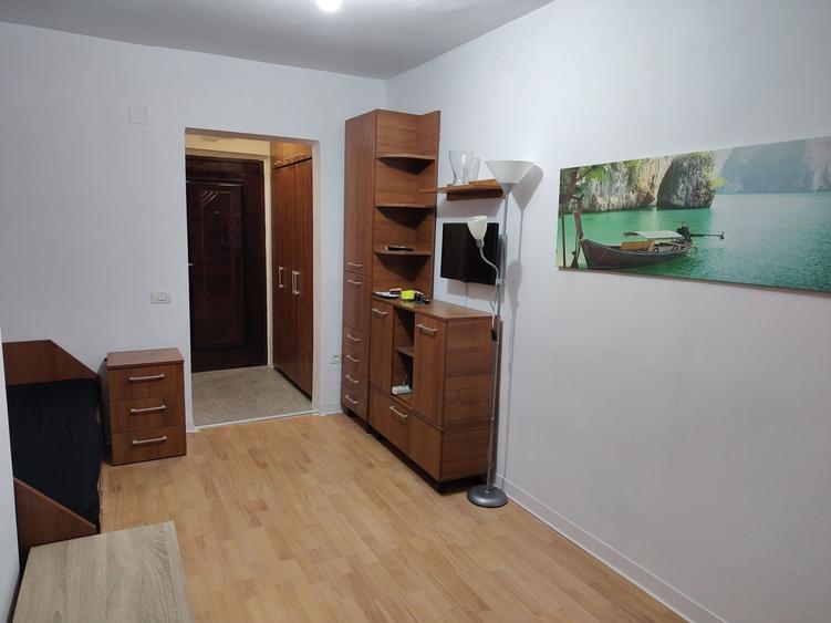 Garsonieră semidecomandată în Central
