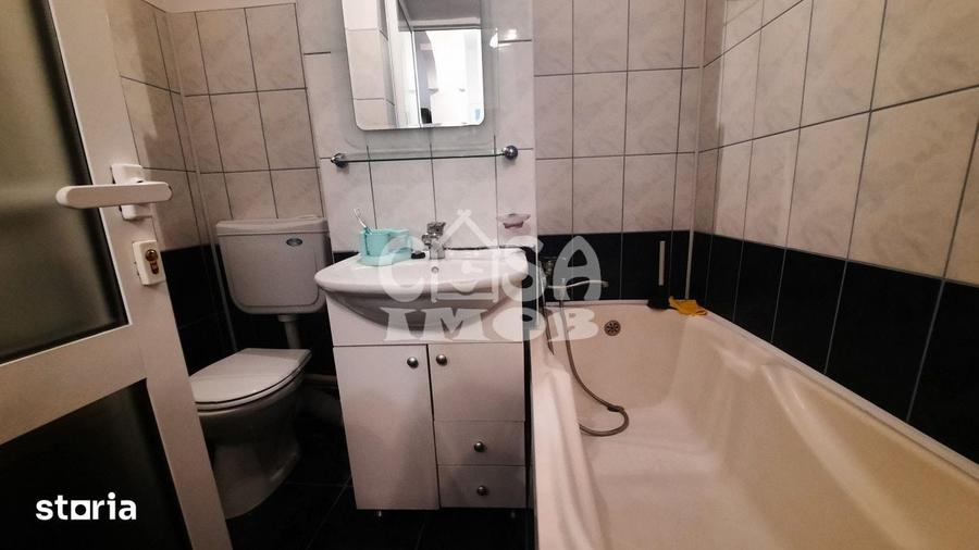 Garsonieră decomandată în Central